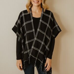 Ann Taylor LOFT Black and White Plaid Shawl Poncho – Size XS/S
